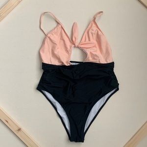 CUPSHE Tie Front One Piece Swimsuit